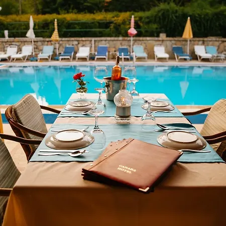 Hotel Canada & 3*