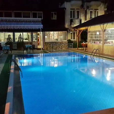 Canada & Hotel 3*