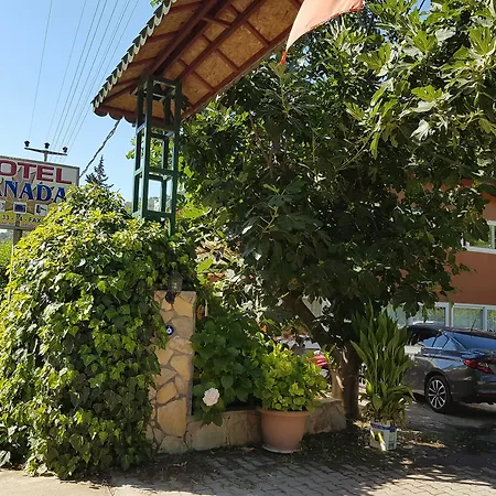 Hotel Canada &