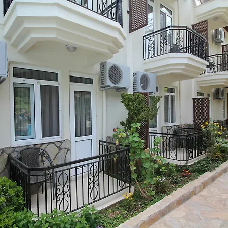 Hotel Canada &
