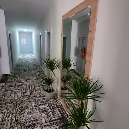 Canada & Otel Çıralı