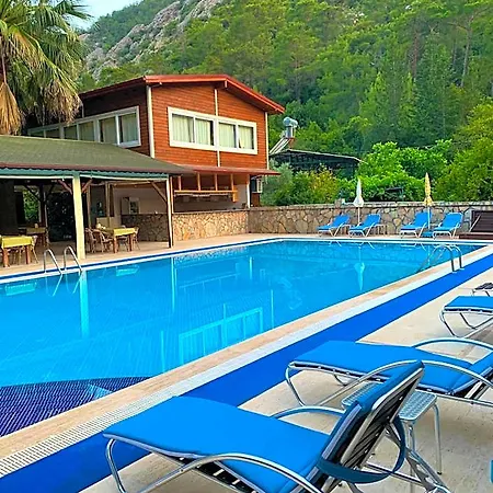 Hotel Canada & Çıralı