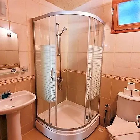 Hotel Canada & 3*