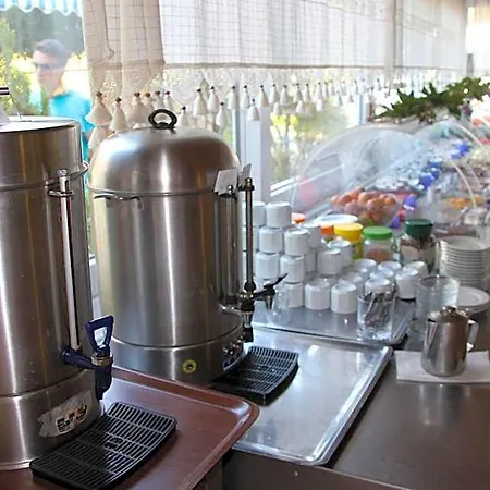 Canada & Hotel Çıralı