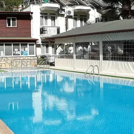 Canada & Hotel Çıralı