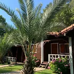 Hotel Canada & 3*