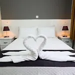 Canada & Hotel 3*