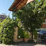 Hotel Canada &